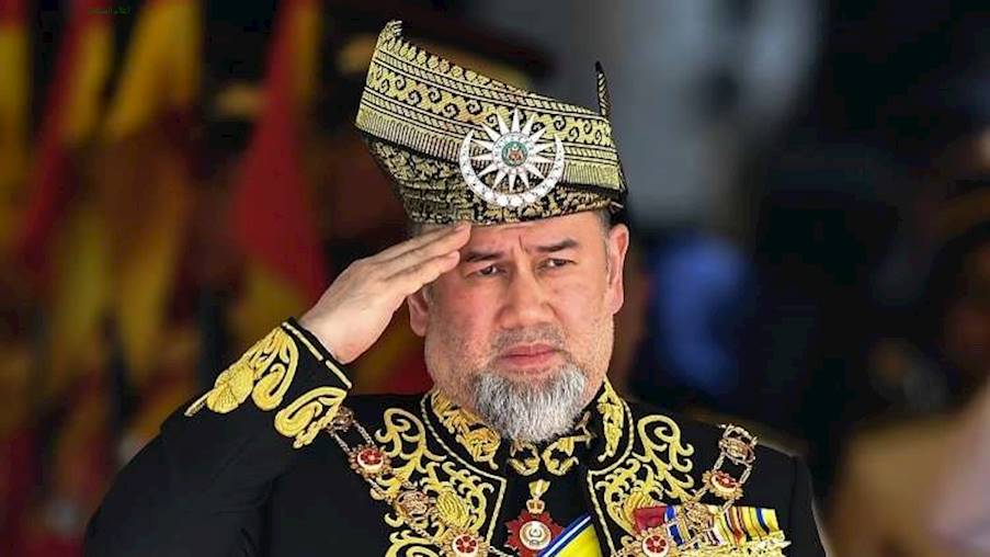 نزول السلطان الماليزي محمد الخامس عن عرشه