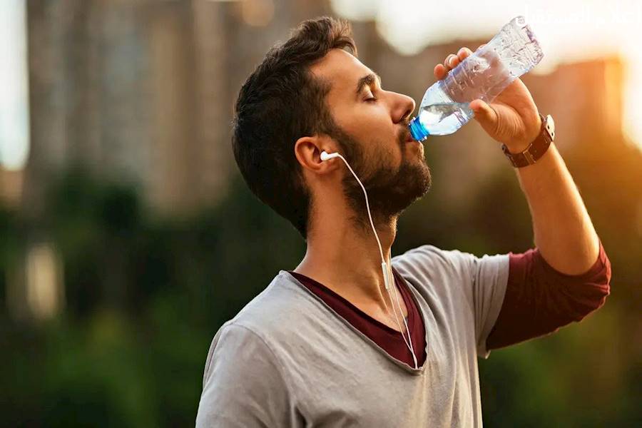 أهمية شرب الماء و فوائدها لجسم الانسان و أهم التطبيقات للتذكير بشرب الماء